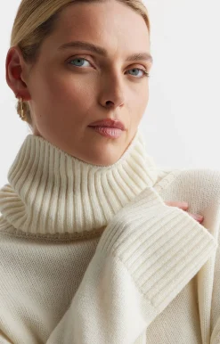 Gładki sweter z golfem^Vistula Fashion