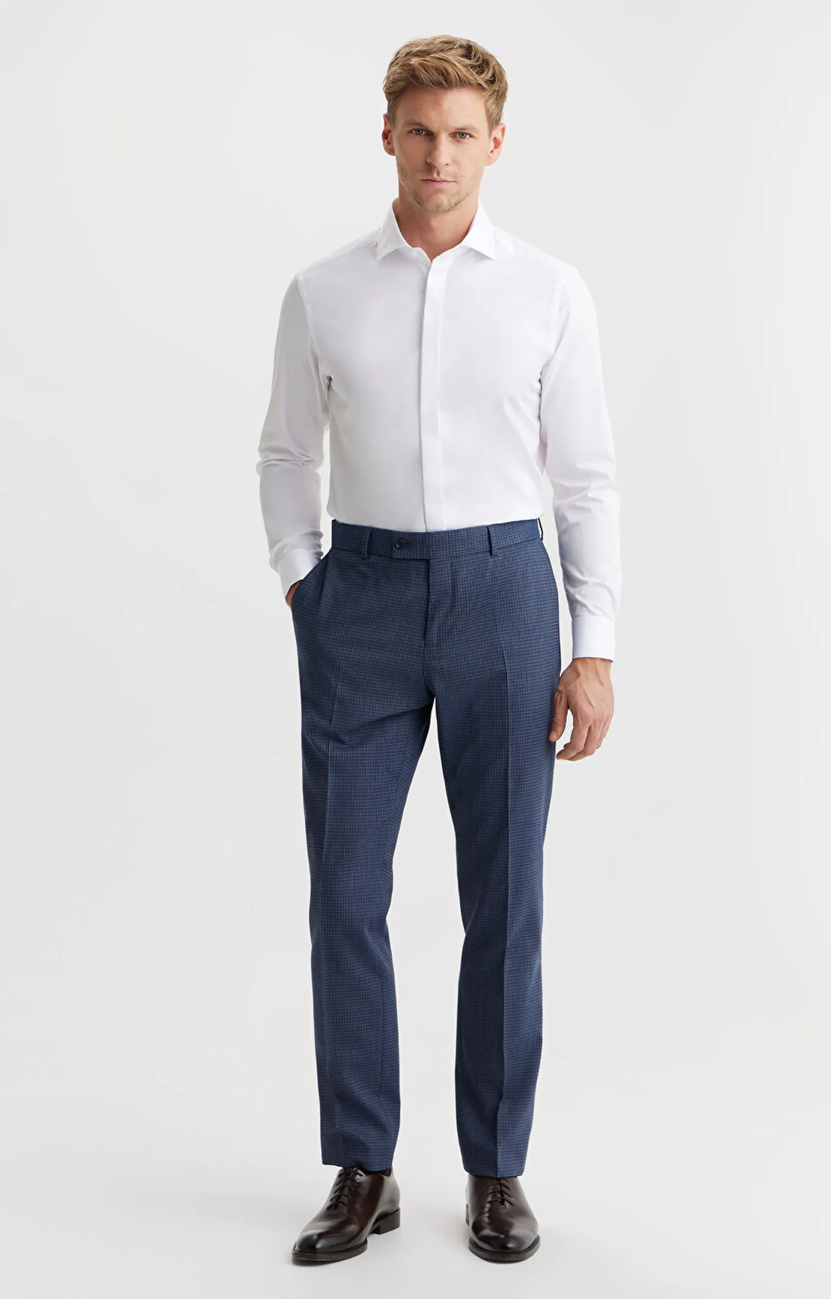 Koszula slim fit o diagonalnym splocie^Vistula Hot