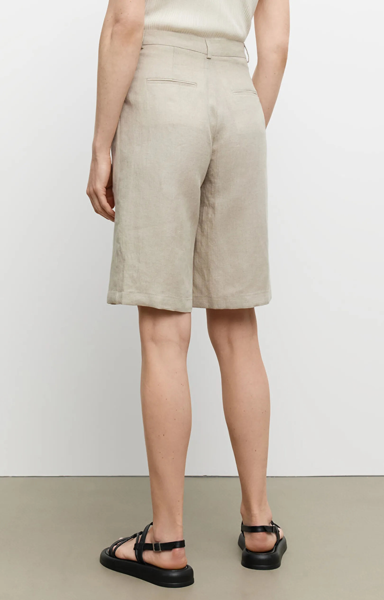 Lniane bermudy^Vistula Discount